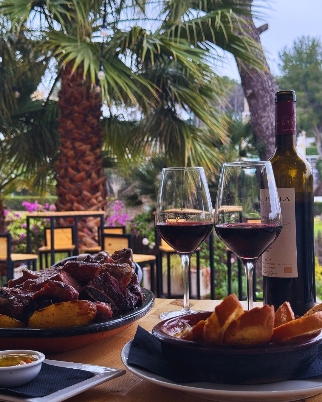 terraza-con-menú-del-día-en-Sitges